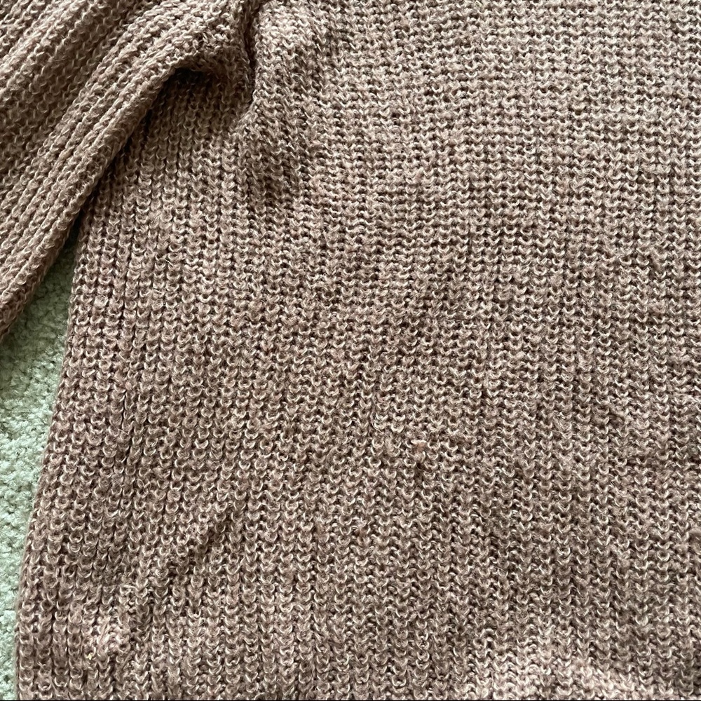 Pink sweater - Picture 3 of 3